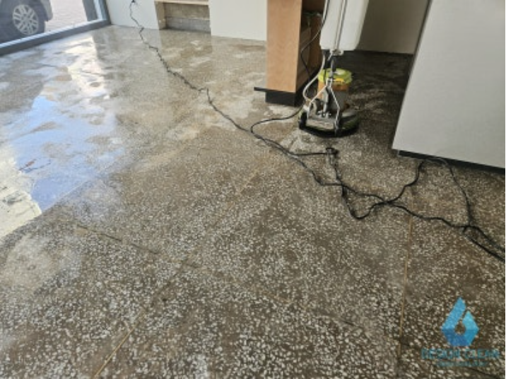 서울 송파 도끼다시 바닥 분해 세척 과정 - 디자인클린 상업시설 청소